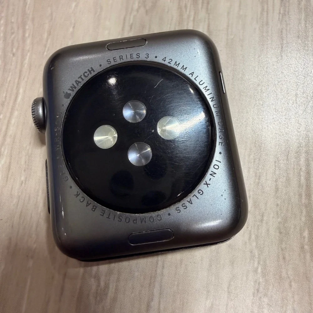 Apple Watch Series 3 42mm Space‎ Gray Aluminum Case GPS Smartwatch A1859